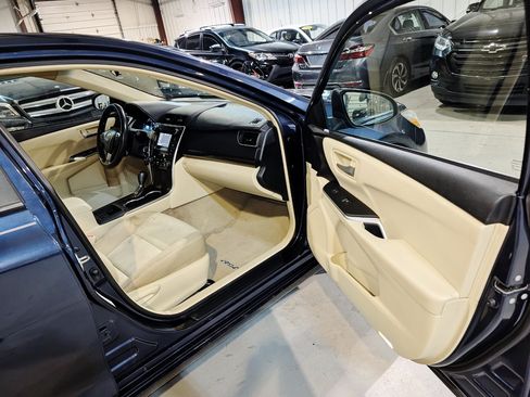 Used 2015 Toyota Camry LE FWD image 26