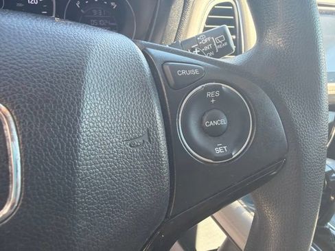 Used 2018 Honda HR-V EX image 21