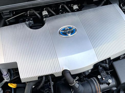 Used 2018 Toyota Prius Two w/ Prius Two Safety Plus Package FWD image 31