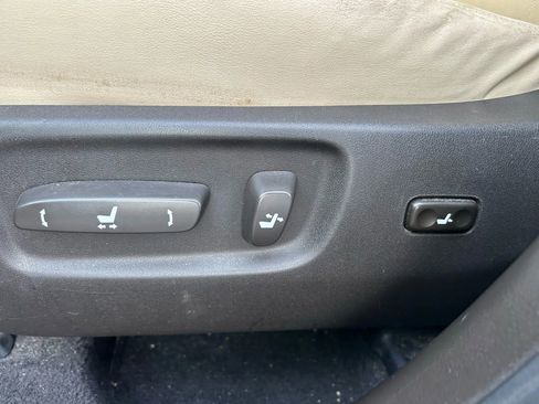 Used 2011 Lexus HS 250h image 16