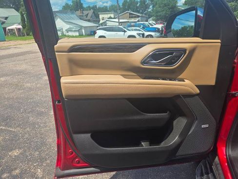 Used 2023 Chevrolet Tahoe Premier AWD/4WD image 23