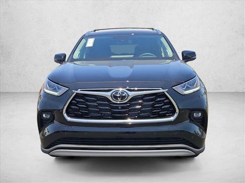 New 2026 Toyota Highlander Platinum AWD/4WD image 5