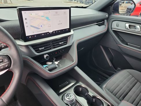 Used 2025 Ford Explorer ST-Line w/ Premium Package image 21