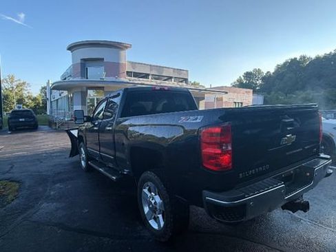 Used 2017 Chevrolet Silverado 2500 LTZ w/ Vortec Plus Package AWD/4WD image 7