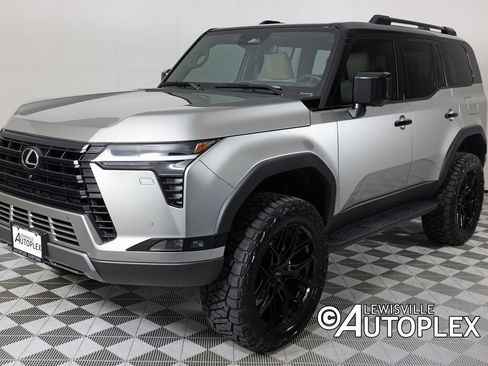Used 2025 Lexus GX 550 image 10