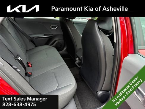 New 2025 Kia K4 LXS image 19