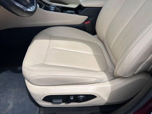 Used 2022 Jeep Grand Cherokee L Limited image 24