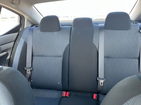 Used 2025 Nissan Versa SV FWD image 33