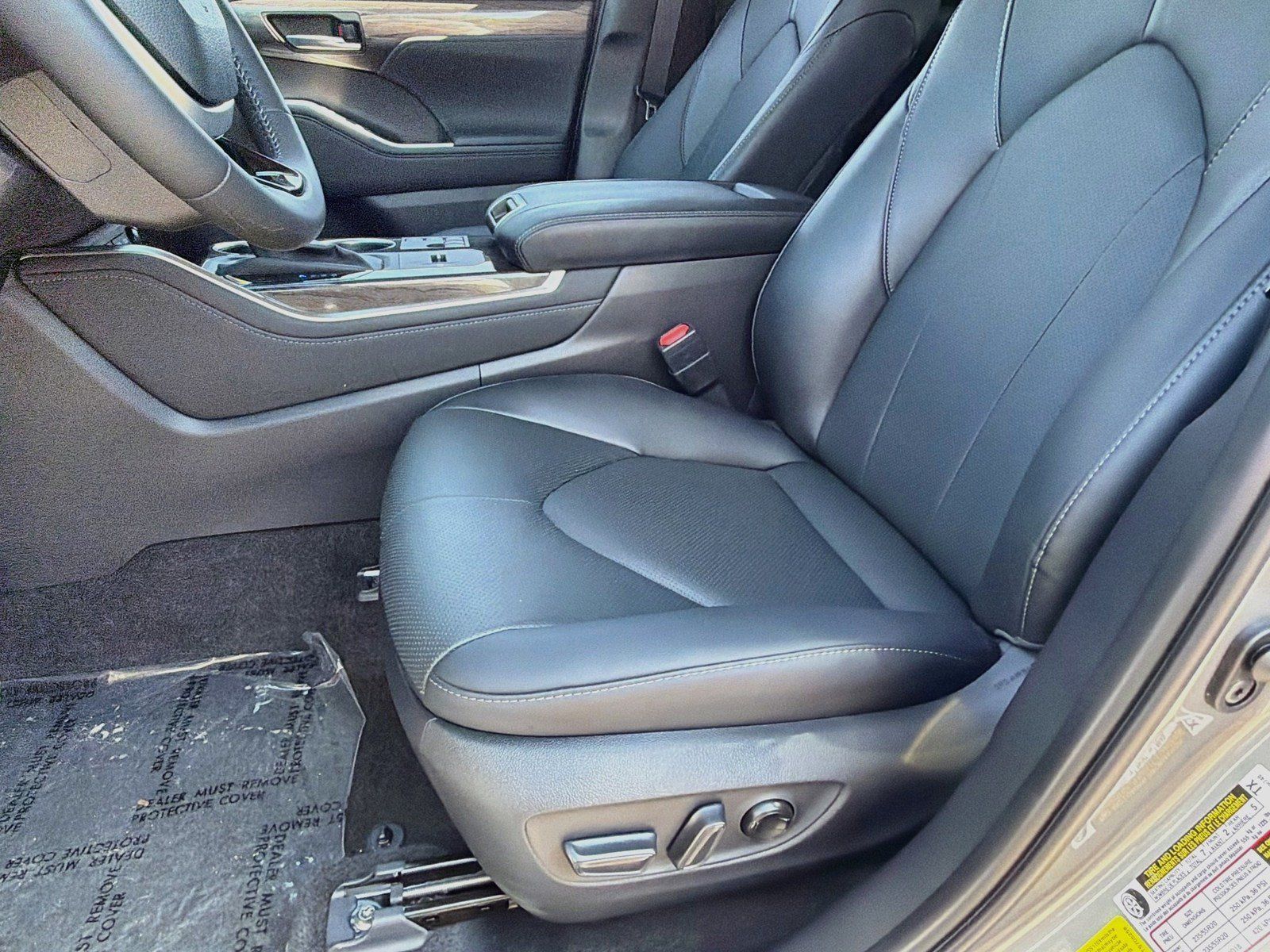 Used 2026 Toyota Highlander Limited AWD/4WD image 23