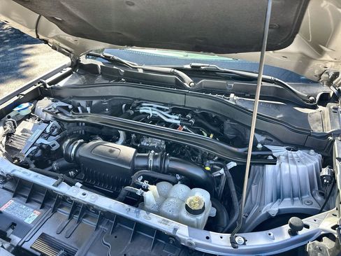 Used 2020 Ford Explorer Platinum w/ Premium Technology Package image 30