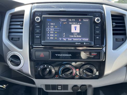 Used 2015 Toyota Tacoma 4x4 Double Cab w/ TRD Sport Package image 17