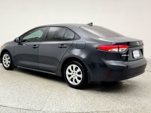 Used 2025 Toyota Corolla LE image 7