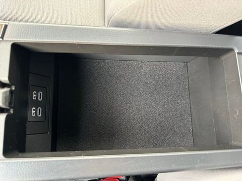 Used 2024 Toyota Prius LE image 15