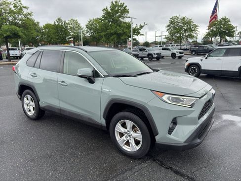 Used 2021 Toyota RAV4 XLE w/ Convenience Package AWD/4WD image 12
