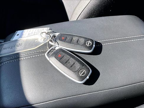 Used 2025 Nissan Sentra S image 35