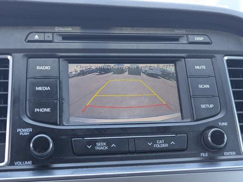 Used 2015 Hyundai Sonata SE w/ Option Group 09 FWD image 16