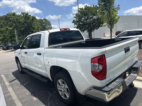 Used 2018 Toyota Tundra SR5 w/ SR5 Upgrade Package RWD image 10