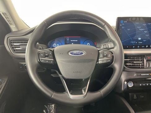 Used 2025 Ford Escape Platinum image 8