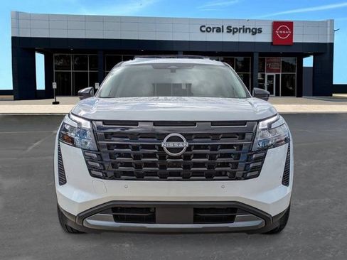 New 2026 Nissan Pathfinder Platinum FWD image 8