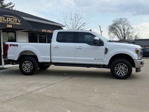 Used 2019 Ford F250 Lariat w/ Lariat Value Package image 2