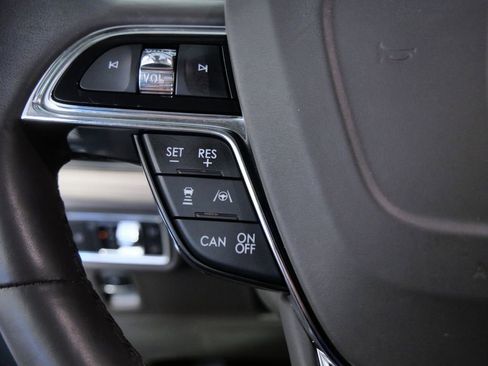 Certified 2022 Lincoln Nautilus Reserve w/ Equipment Group 202A image 25