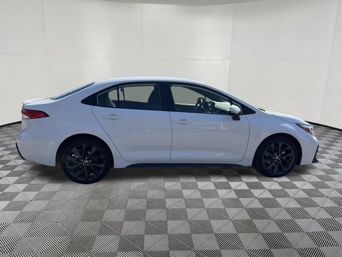 Used 2026 Toyota Corolla SE FWD image 11