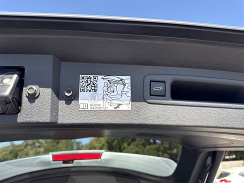 Used 2023 Toyota Highlander Limited image 35