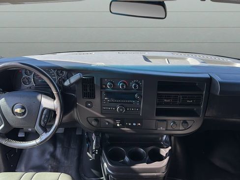 Used 2020 Chevrolet Express 3500 Extended w/ Driver Convenience Package image 17