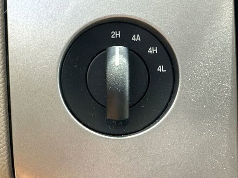 Used 2013 Ford Expedition Limited AWD/4WD image 32