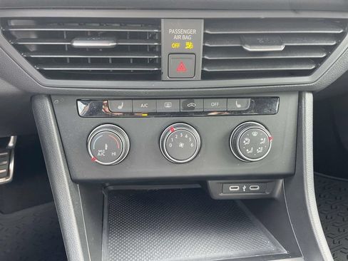 Certified 2024 Volkswagen Jetta Sport FWD image 31