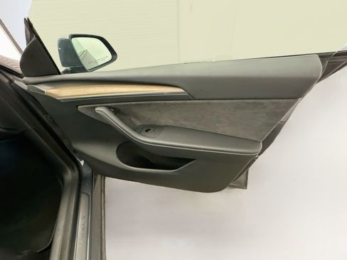 Used 2023 Tesla Model Y Long Range AWD/4WD image 33