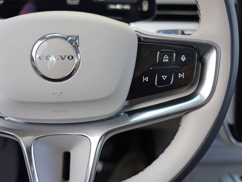 Used 2025 Volvo EX90 Plus AWD/4WD image 20