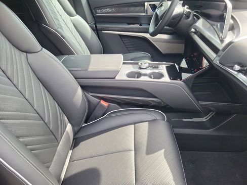 New 2026 Cadillac Vistiq Platinum AWD/4WD image 9
