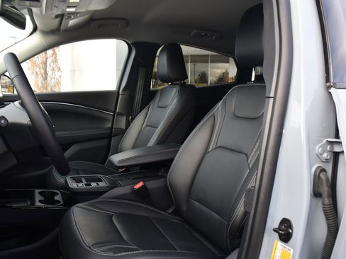 Used 2025 Ford Mustang Mach-E Premium image 13