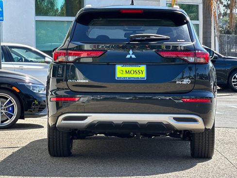 New 2025 Mitsubishi Outlander SEL image 5