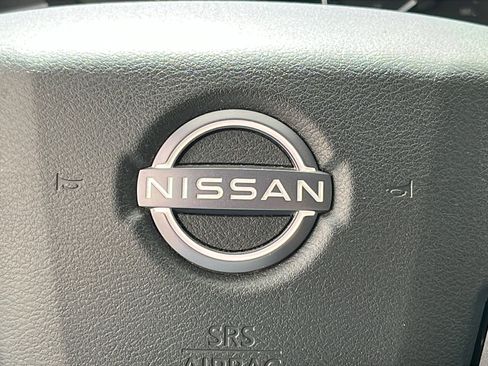 Used 2022 Nissan Frontier SV image 17