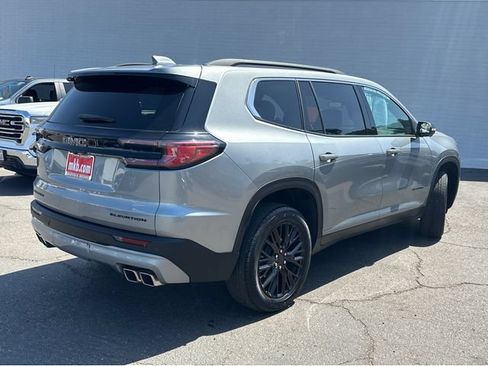 Used 2024 GMC Acadia Elevation w/ Luxury Package FWD image 11