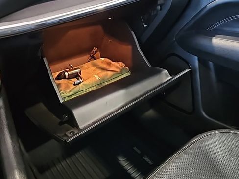 Used 2022 Jeep Compass Limited w/ (RED) Package image 29