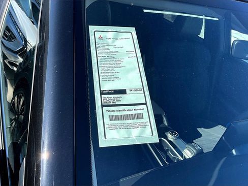 New 2025 Mitsubishi Outlander SE image 13