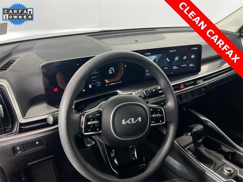 Certified 2024 Kia Sorento LX image 11