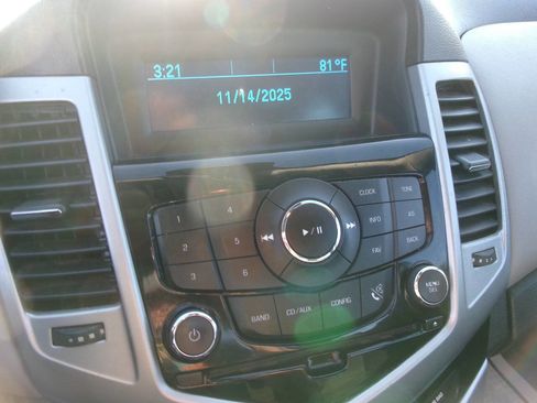 Used 2014 Chevrolet Cruze LS image 14