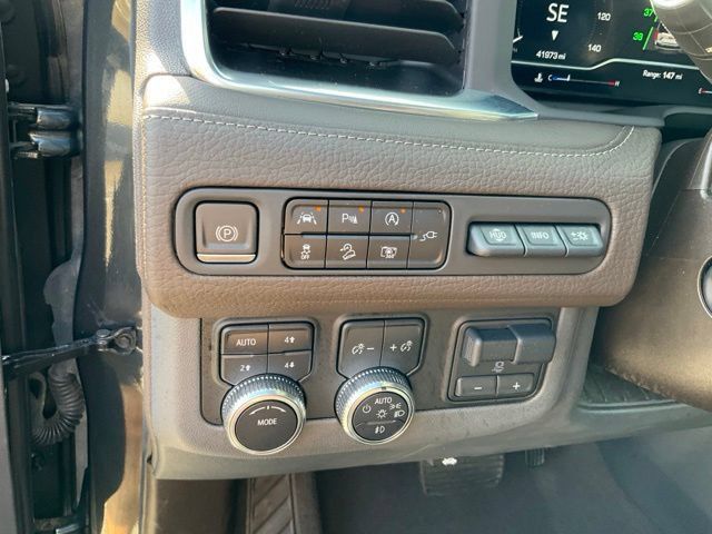 Used 2022 GMC Yukon Denali w/ Denali Premium Package AWD/4WD image 10