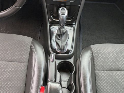 Used 2022 Buick Encore Preferred w/ Safety Package image 19