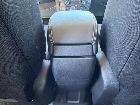 Used 2023 Jeep Renegade Latitude AWD/4WD image 25