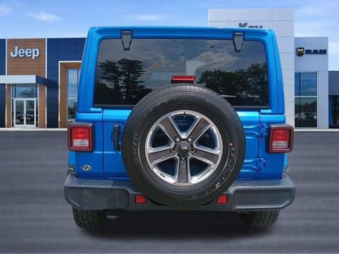 Used 2023 Jeep Wrangler Unlimited Sahara AWD/4WD image 4