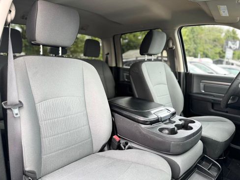 Used 2022 RAM 1500 Classic SLT w/ Electronics Group image 9