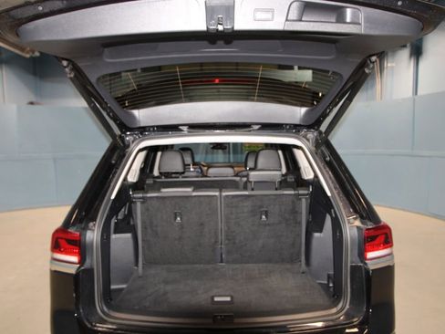 Used 2025 Volkswagen Atlas SE image 34