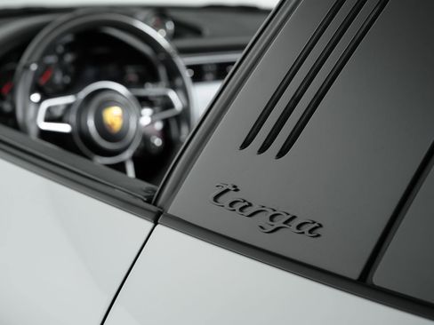 Used 2018 Porsche 911 Targa 4 GTS image 56