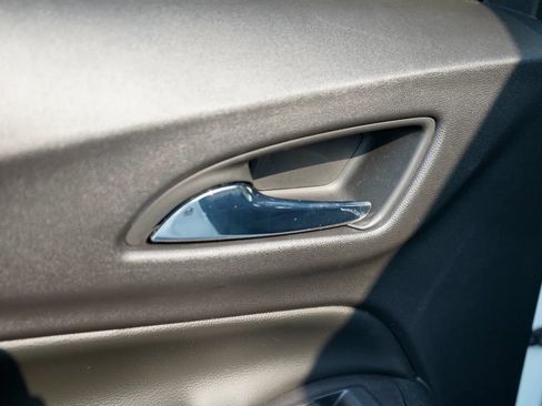 Used 2020 Chevrolet Equinox LT w/ Driver Convenience Package FWD image 26