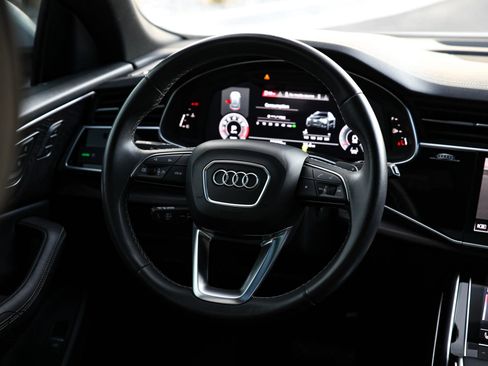 Used 2023 Audi Q8 Premium Plus w/ Premium Plus Package AWD/4WD image 5